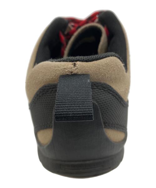 KEEN（キーン）KEEN (キーン) ローカットスニーカー ベージュ サイズ:23.5の古着・服飾アイテム