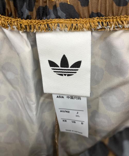adidas（アディダス）adidas (アディダス) レオパード ファイヤーバード オーバーサイズ トラックパンツ ブラウン サイズ:2XLの古着・服飾アイテム
