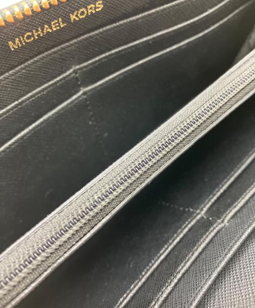 MICHAEL KORS（マイケルコース）MICHAEL KORS (マイケルコース) ラウンドファスナー財布 ブラックの古着・服飾アイテム