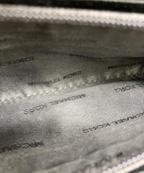 MICHAEL KORS（マイケルコース）MICHAEL KORS (マイケルコース) ラウンドファスナー財布 ブラックの古着・服飾アイテム