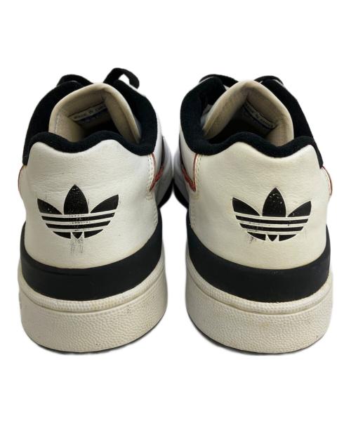 adidas（アディダス）adidas (アディダス) スニーカー ホワイト×ブラック サイズ:275の古着・服飾アイテム