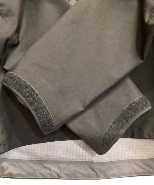 ARC'TERYX（アークテリクス）ARC'TERYX (アークテリクス) アルファSVジャケット/マウンテンパーカー ブラック サイズ:Sの古着・服飾アイテム