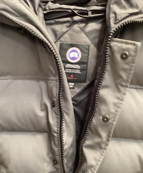 CANADA GOOSE（カナダグース）CANADA GOOSE (カナダグース) MACMILLAN PARKA FF グレー サイズ:Sの古着・服飾アイテム