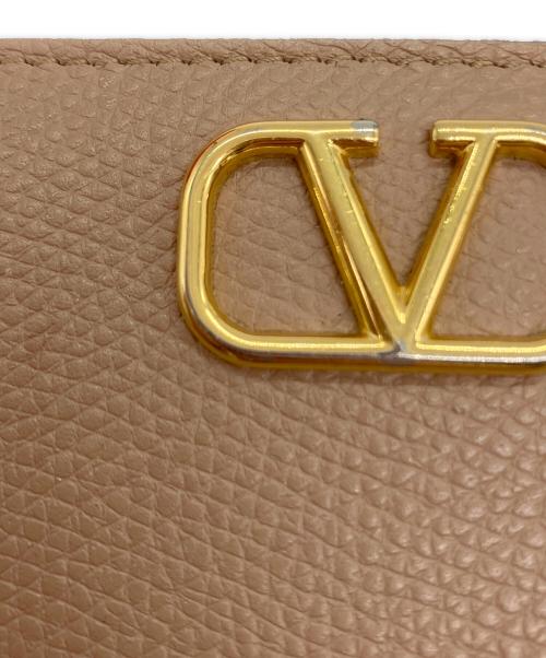 VALENTINO GARAVANI（ヴァレンティノ・ガラヴァーニ）VALENTINO GARAVANI (ヴァレンティノ・ガラヴァーニ) 2つ折り財布 ピンクベージュの古着・服飾アイテム