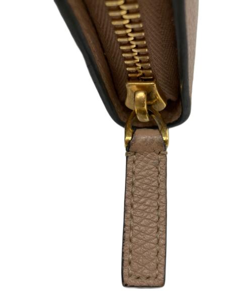 VALENTINO GARAVANI（ヴァレンティノ・ガラヴァーニ）VALENTINO GARAVANI (ヴァレンティノ・ガラヴァーニ) 2つ折り財布 ピンクベージュの古着・服飾アイテム