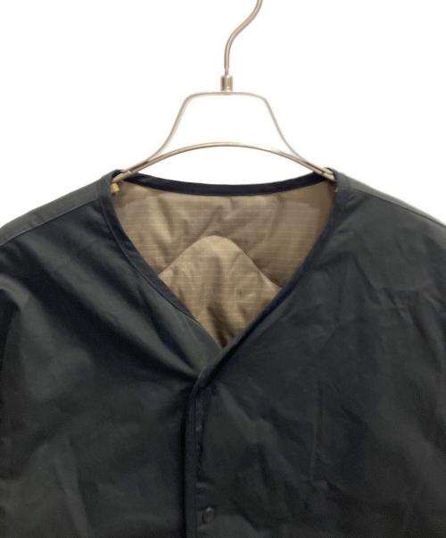 nanamica（ナナミカ）nanamica (ナナミカ) リバーシブルダウンカーディガン ブラック サイズ:Mの古着・服飾アイテム