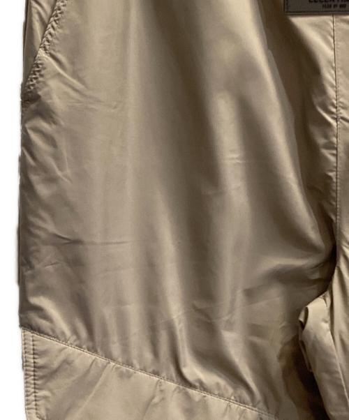 FOG ESSENTIALS（フィアオブゴッド エッセンシャル）FOG ESSENTIALS (フィアオブゴッド エッセンシャル) TECH PANT ベージュ サイズ:Sの古着・服飾アイテム