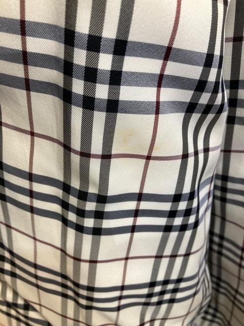 BURBERRY BLACK LABEL（バーバリーブラックレーベル）BURBERRY BLACK LABEL (バーバリーブラックレーベル) ダウンジャケット ホワイト サイズ:Lの古着・服飾アイテム