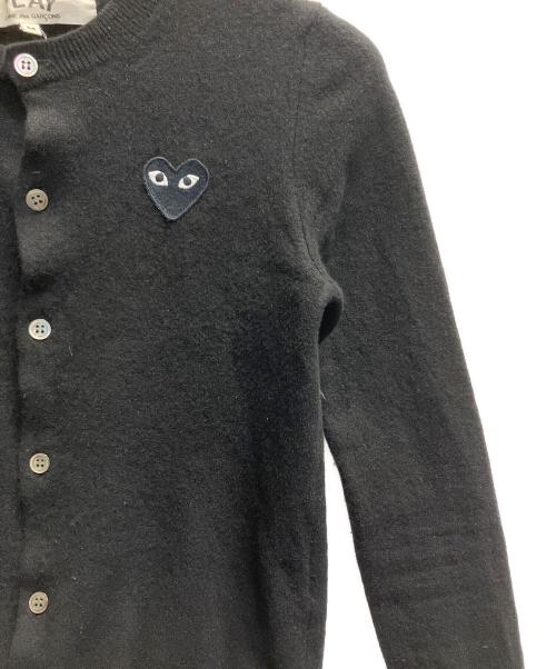 PLAY COMME des GARCONS（プレイコムデギャルソン）PLAY COMME des GARCONS (プレイコムデギャルソン) ハートワッペンニットカーディガン ブラック サイズ:Ｍの古着・服飾アイテム