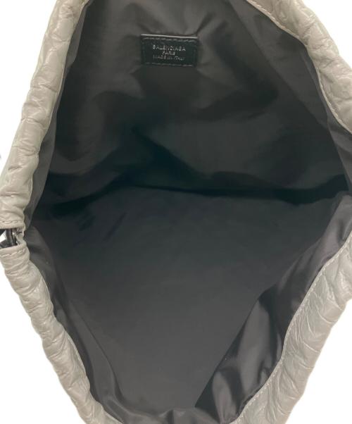 BALENCIAGA（バレンシアガ）BALENCIAGA (バレンシアガ) ダストバッグポーチ ライトグレー サイズ:-の古着・服飾アイテム