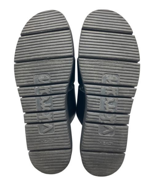 foot the coacher（フットザコーチャー）foot the coacher (フットザコーチャー) CROSS BELT SANDALS GLOXI CUT SOLE ブラック サイズ:26.5の古着・服飾アイテム