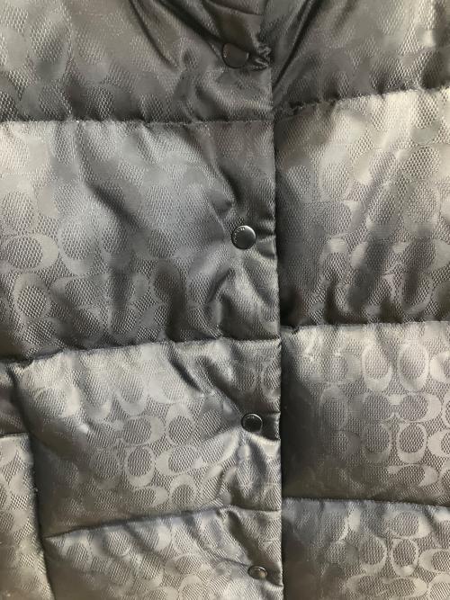 COACH（コーチ）COACH (コーチ) シグネチャー ジャカード ショート パッファー ブラック サイズ:Mの古着・服飾アイテム