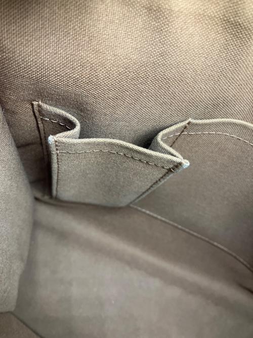 LOUIS VUITTON（ルイ ヴィトン）LOUIS VUITTON (ルイ ヴィトン) ショルダーバッグ ブラウンの古着・服飾アイテム
