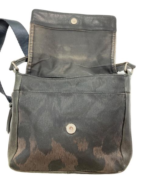 Vivienne Westwood（ヴィヴィアンウエストウッド）Vivienne Westwood (ヴィヴィアンウエストウッド) ショルダーバッグ ブラウン×ブラック サイズ:FREEの古着・服飾アイテム