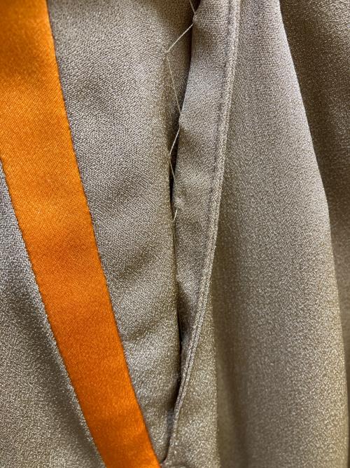 BURBERRY（バーバリー）BURBERRY (バーバリー) サイドラインパンツ ベージュ サイズ:UK 6の古着・服飾アイテム