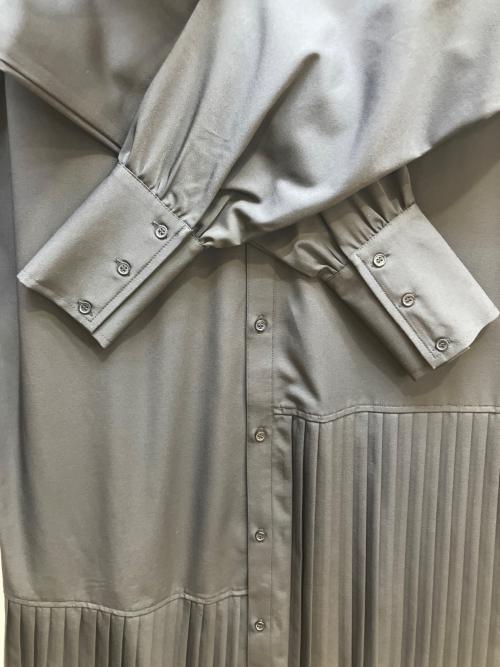SUM1 STYLE（スミスタイル）SUM1 STYLE (スミスタイル) ポケット付きランダムプリーツワンピース ブラック サイズ:FREEの古着・服飾アイテム