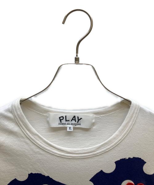 PLAY COMME des GARCONS（プレイコムデギャルソン）PLAY COMME des GARCONS (プレイコムデギャルソン) ネイビーポルカドットビッグハートTee ホワイト サイズ:XLの古着・服飾アイテム
