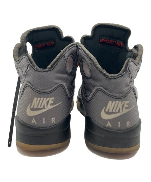 NIKE（ナイキ）NIKE (ナイキ) OFFWHITE (オフホワイト) AIR JORDAN 5 RETRO SP グレー サイズ:26ｃｍの古着・服飾アイテム