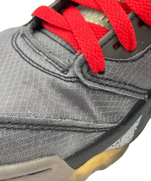 NIKE（ナイキ）NIKE (ナイキ) OFFWHITE (オフホワイト) AIR JORDAN 5 RETRO SP グレー サイズ:26ｃｍの古着・服飾アイテム