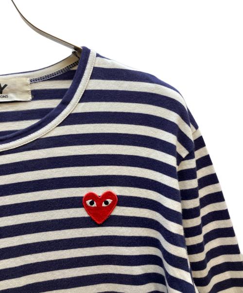 PLAY COMME des GARCONS（プレイコムデギャルソン）PLAY COMME des GARCONS (プレイコムデギャルソン) 長袖カットソー ホワイト×ネイビー サイズ:Lの古着・服飾アイテム