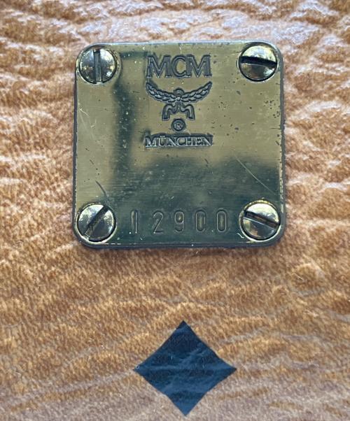 MCM（エムシーエム）MCM (エムシーエム) ヴィセトス ショルダーバッグ ブラウンの古着・服飾アイテム
