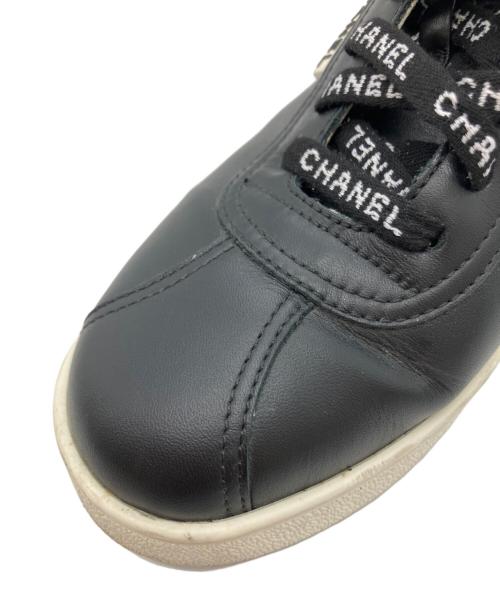 CHANEL（シャネル）CHANEL (シャネル) ココマーク ロゴラバータグ ローカットスニーカー ブラック サイズ:38の古着・服飾アイテム