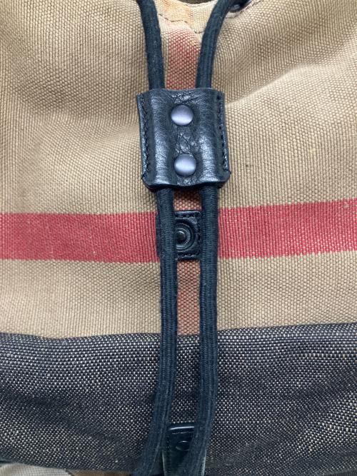 BURBERRY（バーバリー）BURBERRY (バーバリー) リュック ブラウンの古着・服飾アイテム