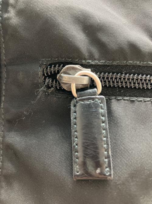 PRADA（プラダ）PRADA (プラダ) メッセンジャーバッグ ブラックの古着・服飾アイテム