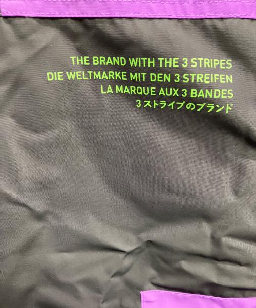 adidas Originals（アディダスオリジナル）adidas Originals (アディダスオリジナル) 22グラフィック パデッドジャケット ブラック×パープル サイズ:L 未使用品の古着・服飾アイテム