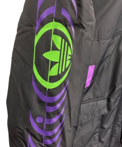 adidas Originals（アディダスオリジナル）adidas Originals (アディダスオリジナル) 22グラフィック パデッドジャケット ブラック×パープル サイズ:L 未使用品の古着・服飾アイテム