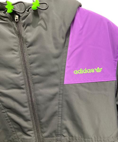 adidas Originals（アディダスオリジナル）adidas Originals (アディダスオリジナル) 22グラフィック パデッドジャケット ブラック×パープル サイズ:L 未使用品の古着・服飾アイテム
