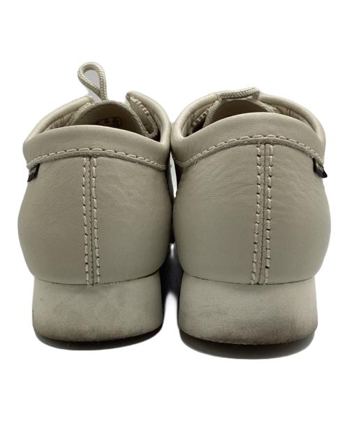 CLARKS ORIGINALS（クラークス オリジナルズ）Clarks Originals (クラークス オリジナルズ) ワラビーシューズ ホワイト サイズ:26.5の古着・服飾アイテム