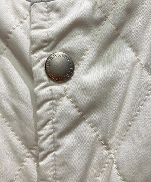 BURBERRY LONDON（バーバリーロンドン）BURBERRY LONDON (バーバリーロンドン) 中綿ベスト ホワイト サイズ:Mの古着・服飾アイテム