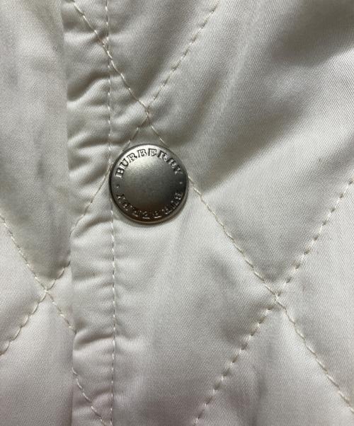 BURBERRY LONDON（バーバリーロンドン）BURBERRY LONDON (バーバリーロンドン) 中綿ベスト ホワイト サイズ:Mの古着・服飾アイテム