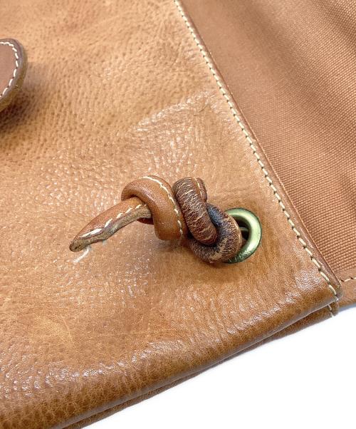 IL BISONTE（イル ビゾンテ）IL BISONTE (イル ビゾンテ) ショルダーバッグ キャメルの古着・服飾アイテム