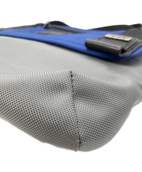 TUMI（トゥミ）TUMI (トゥミ) ショルダーバッグ ブラック×ブルー×グレーの古着・服飾アイテム