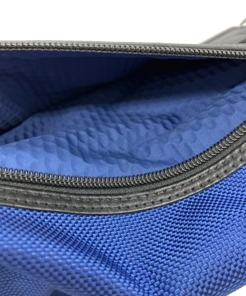 TUMI（トゥミ）TUMI (トゥミ) ショルダーバッグ ブラック×ブルー×グレーの古着・服飾アイテム