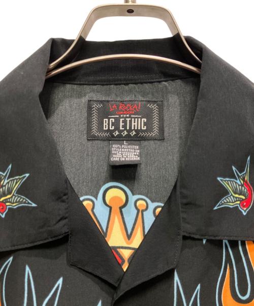 BC ETHIC（ビーシーエシック）BC ETHIC (ビーシーエシック) LA ROCKA (ラ ロッカ) 半袖シャツ ブラック サイズ:Lの古着・服飾アイテム