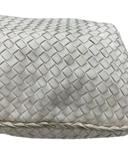 BOTTEGA VENETA（ボッテガベネタ）BOTTEGA VENETA (ボッテガベネタ) ワンショルダーバッグ アイボリーの古着・服飾アイテム