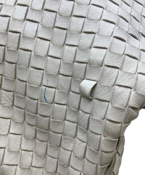 BOTTEGA VENETA（ボッテガベネタ）BOTTEGA VENETA (ボッテガベネタ) ワンショルダーバッグ アイボリーの古着・服飾アイテム