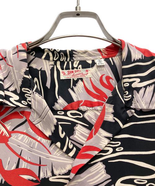 Sun Surf（サンサーフ）Sun Surf (サンサーフ) アロハシャツ ブラック サイズ:Sの古着・服飾アイテム