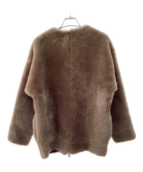 Cinquanta（チンクワンタ）Cinquanta (チンクワンタ) TOMORROW LAND (トゥモローランド) ノーカラームートンジャケット ベージュ サイズ:38の古着・服飾アイテム