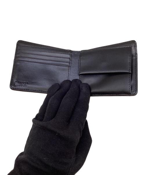 DIESEL（ディーゼル）DIESEL (ディーゼル) 2つ折り財布　BI-FOLD COIN S ブラックの古着・服飾アイテム