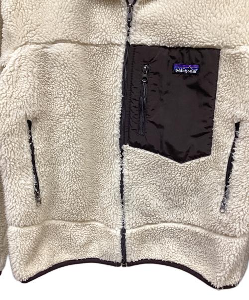 Patagonia（パタゴニア）Patagonia (パタゴニア) アウトドアウェア(ジャケット) アイボリー×ブラック サイズ:SIZE Sの古着・服飾アイテム