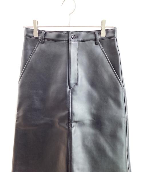BLACK COMME des GARCONS（ブラックコムデギャルソン）BLACK COMME des GARCONS (ブラックコムデギャルソン) フェイクレザースカート ブラック サイズ:XSの古着・服飾アイテム