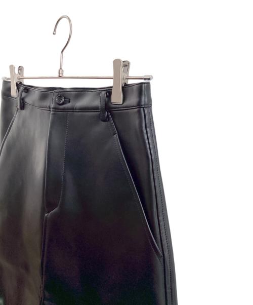 BLACK COMME des GARCONS（ブラックコムデギャルソン）BLACK COMME des GARCONS (ブラックコムデギャルソン) フェイクレザースカート ブラック サイズ:XSの古着・服飾アイテム