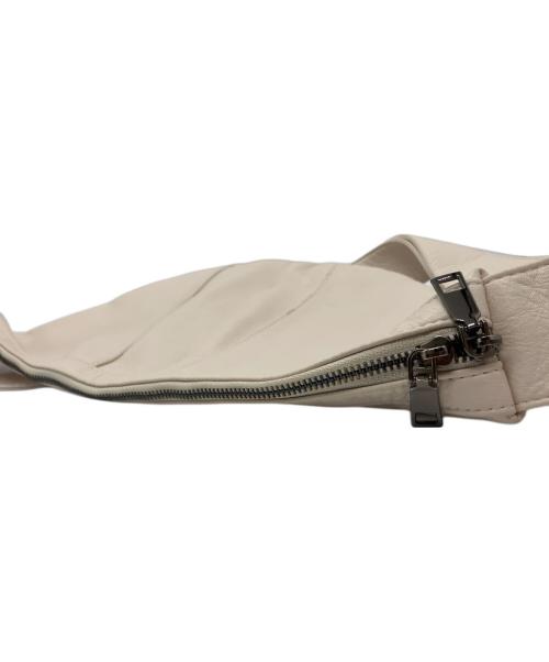 OHOTORO（オオトロ）OHOTORO (オオトロ) vessel bag ホワイトの古着・服飾アイテム