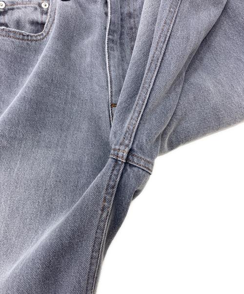 Curensology（カレンソロジー）Curensology (カレンソロジー) カーヴィーデニムパンツ グレー サイズ:34の古着・服飾アイテム