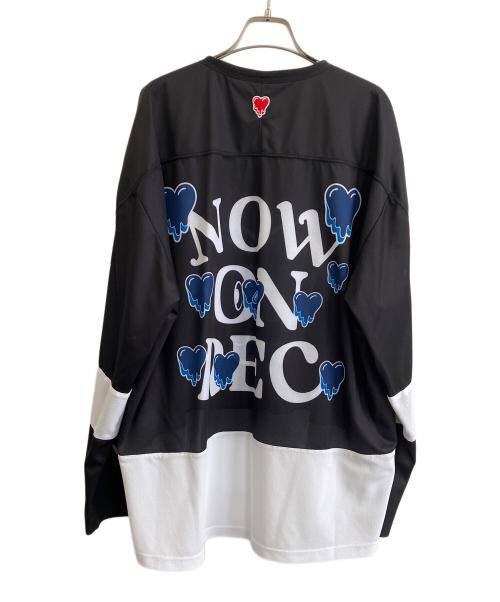 EMOTIONALLY UNAVAILABLE（エモーショナリー・アンアベイラブル）EMOTIONALLY UNAVAILABLE (エモーショナリー・アンアベイラブル) COIN PARKING DELIVERY NOW ON REC HOCKEY JERSEY. 長袖カットソー ブラック サイズ:Lの古着・服飾アイテム