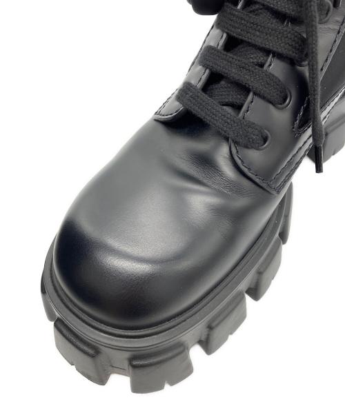 PRADA（プラダ）PRADA (プラダ) モノリス ポーチ付 レザーx Re-Nylon コンバットブーツ ブラック サイズ:7 1/2の古着・服飾アイテム